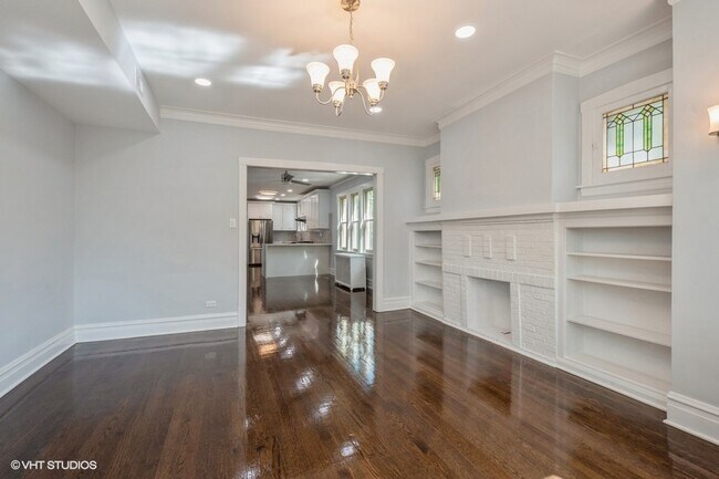 Foto del edificio - 6935 N HAMILTON Ave