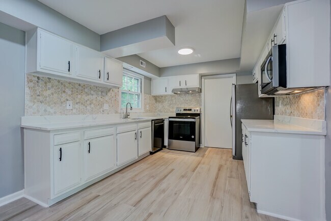 Building Photo - 13027 Victoria Heights Dr