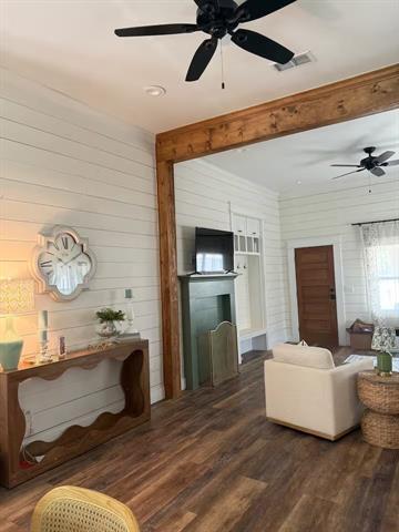 Foto del edificio - 608 N Belknap St