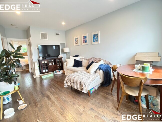 Foto del edificio - 12 Cottage St