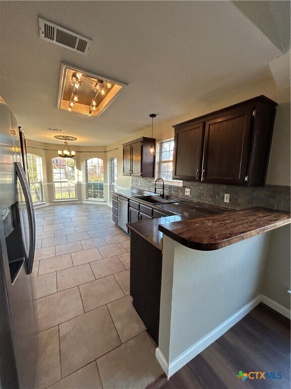 Foto del edificio - 4104 Shagbark Dr