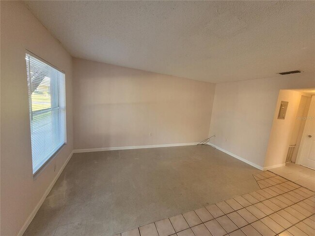 Building Photo - 1802 Barton Dr