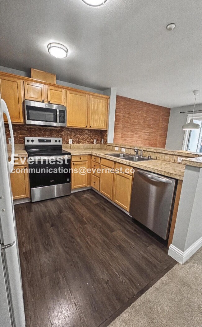 Foto del edificio - 1698 25th Pl NE