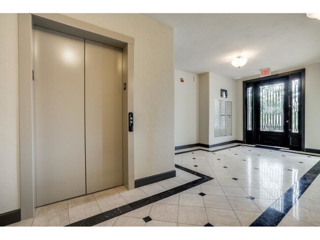Building Photo - 3116 Rosedale Ave