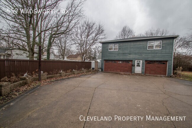 Building Photo - Large Brick Colonial