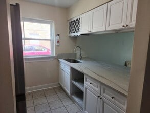 Building Photo - 3731 Bunker Hill Dr
