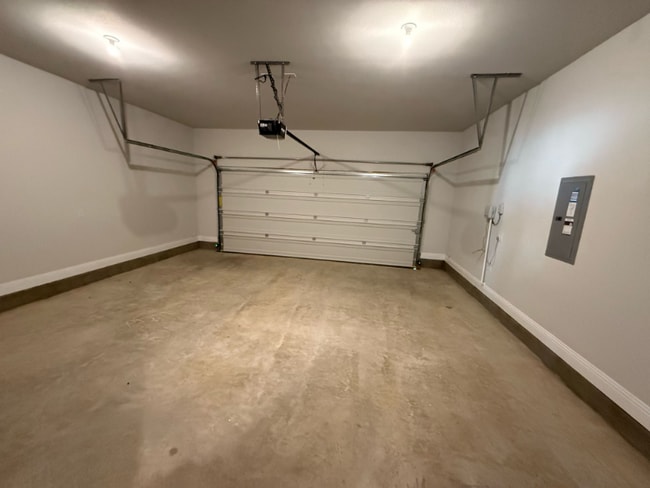 Building Photo - 1009 Tartane Dr