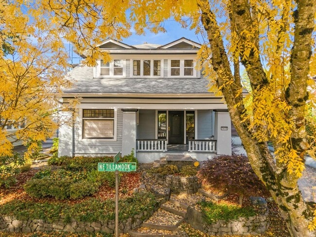 Foto del edificio - Elegant Grant Park Craftsman with Wine Cel...