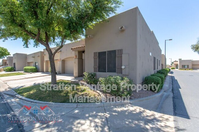 Building Photo - 440 S Val Vista Dr