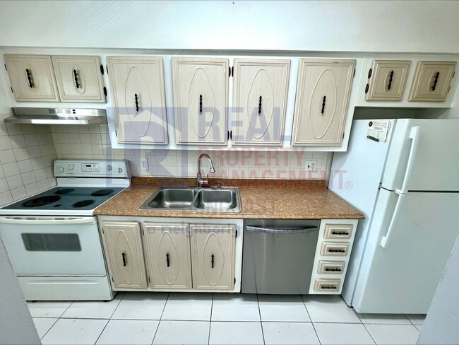 Foto del edificio - Adorable 1 bed 1 Bath in Sarasota FL!