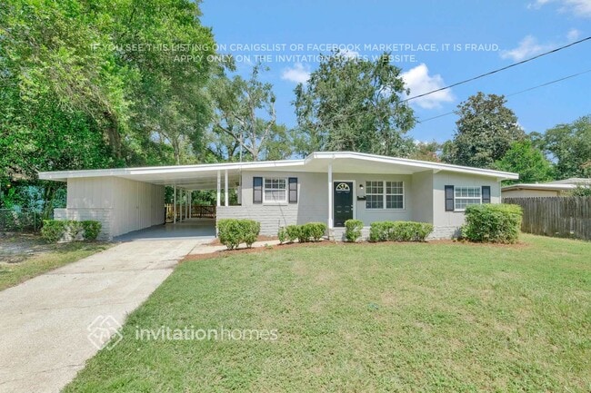 Building Photo - 7917 Chateau Dr S