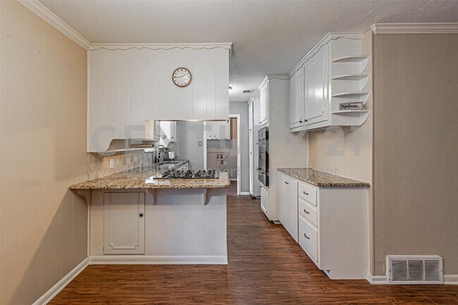 Foto del edificio - Beautifully Updated 3/2/2 in Bedford Ready...