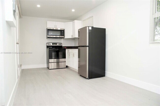 Foto del edificio - 12322 NE 6th Ave