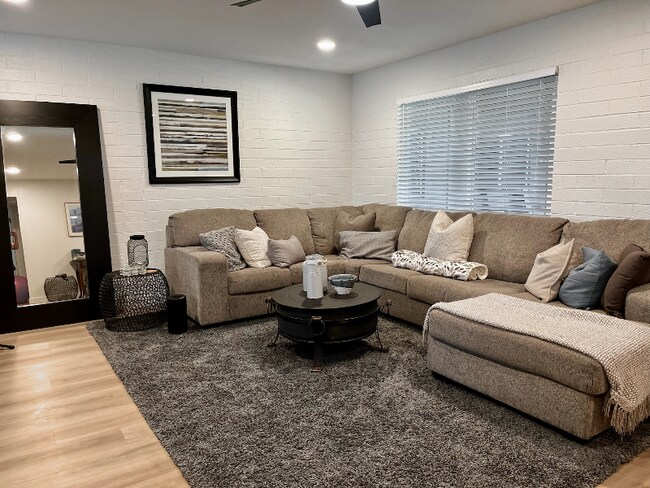 Building Photo - 6530 N 12th St