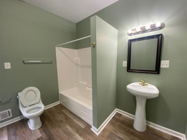 Building Photo - Dundalk - 3 bedrooms and 2.5 baths Available!