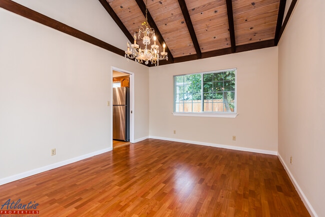Building Photo - 337 Oakberry Way