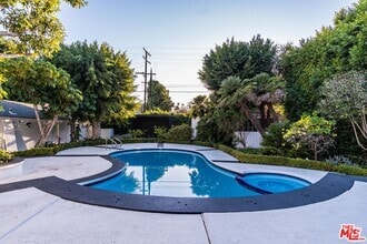Building Photo - 619 N Rodeo Dr