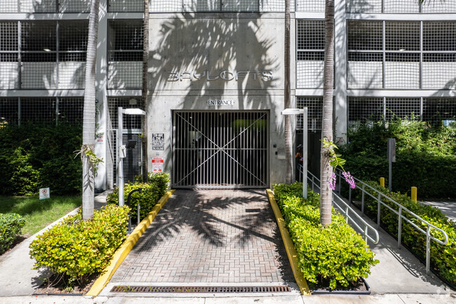 Entrada - Baylofts Condominiums