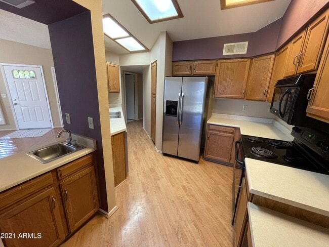 Building Photo - 4208 E Sandia St