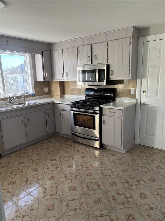 Building Photo - 21 Carney St