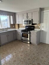 Building Photo - 21 Carney St