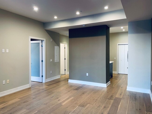 Interior Photo - 4525 Walnut Associates LP