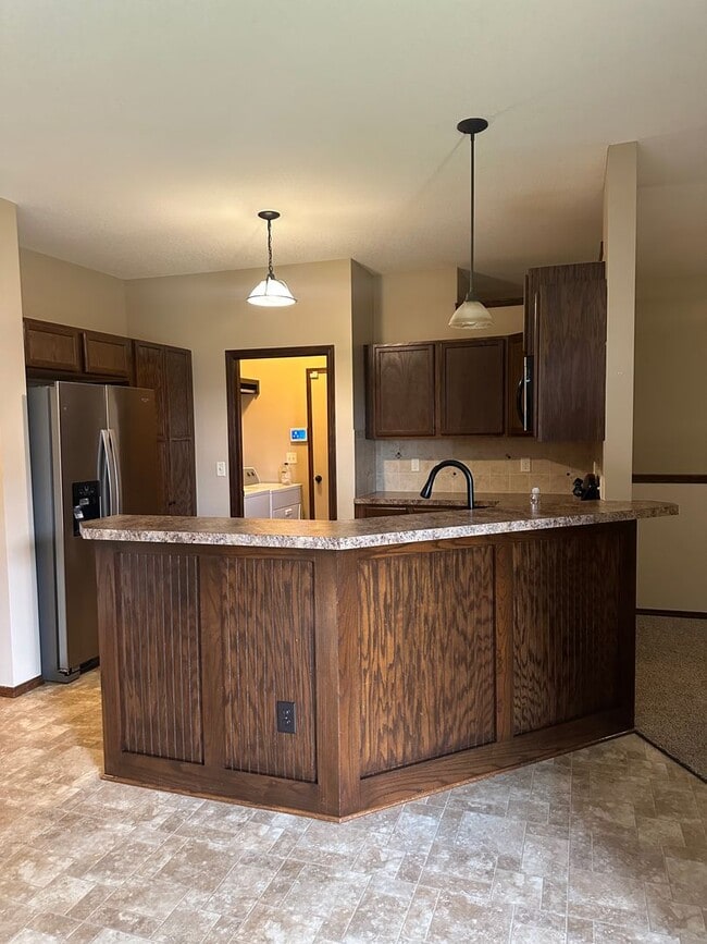 Building Photo - BEAUTIFUL 4 bedroom - 3 bathroom home with...
