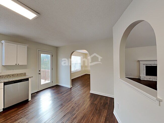 Foto del edificio - 235 Taylors Farm Dr