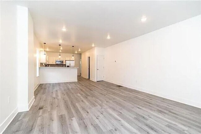 Foto del edificio - Beautiful Home- ready for move in!