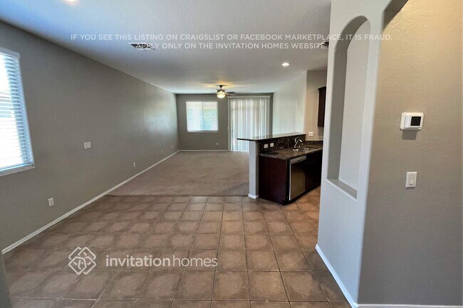 Foto del edificio - 17347 W Jackson St