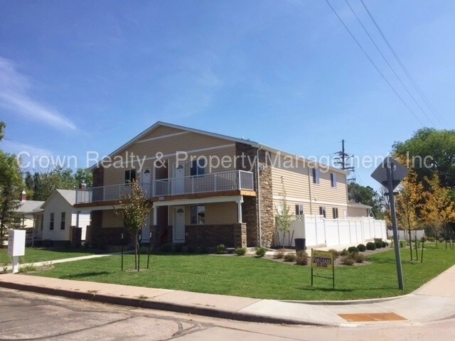 Primary Photo - 203 E 6th St