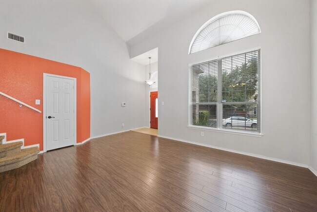 Building Photo - 3 Bedroom/2.5 Bath Magnolia Heights Subdiv...