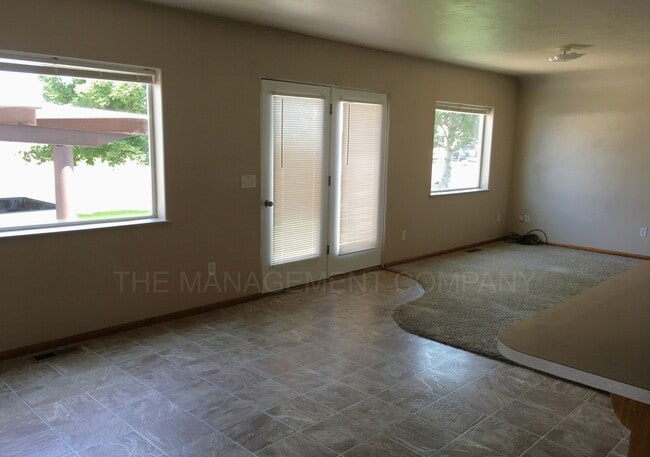 Building Photo - 2395 E 3000 N
