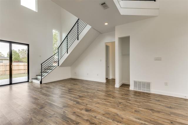 Building Photo - 2919 Pepperidge Dr E