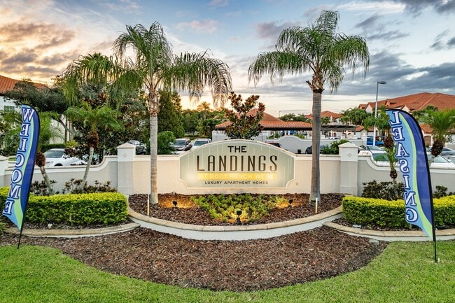 Building Photo - The Landings at Boot Ranch West