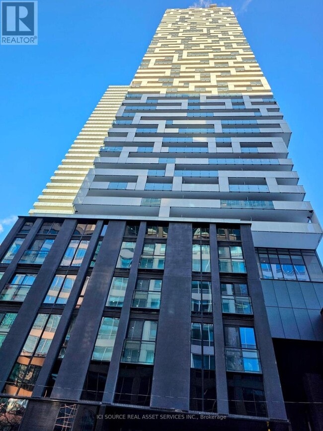 Building Photo - 25 Richmond St E