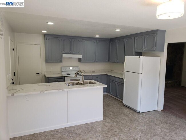 Foto del edificio - 342 Washington Blvd