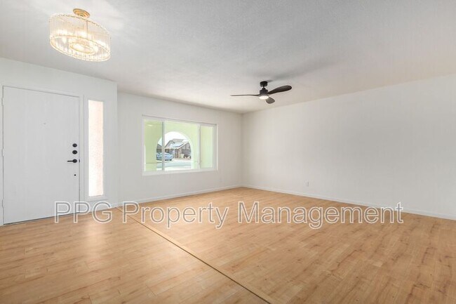Building Photo - 11025 N 55th Ave