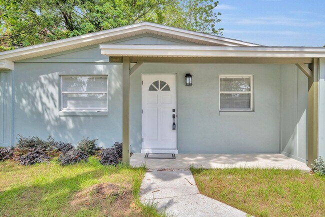 Building Photo - Charming 3 Bedroom, 2 Bathroom House!