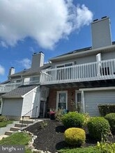 Building Photo - 211 Park Pl Dr