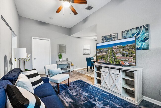 Foto del edificio - 3207 Pinewood Ave