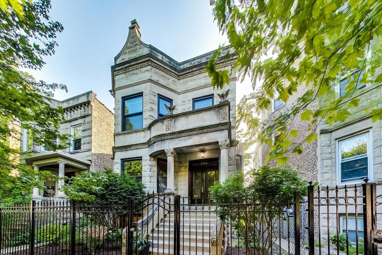 Foto principal - 2610 N Sawyer Ave
