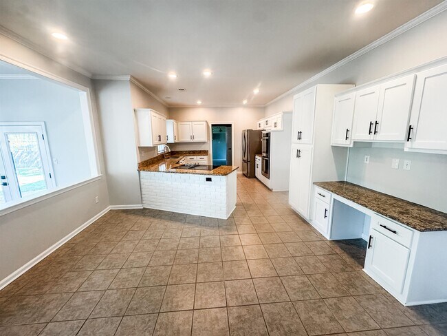 Building Photo - 2059 N Bridge Dr