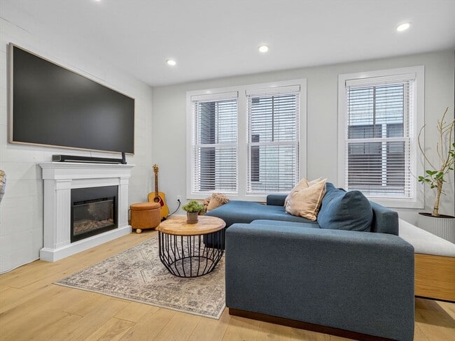 Building Photo - 1 Coppersmith Way