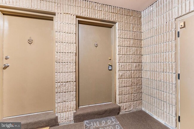 Building Photo - 6085 Majors Ln