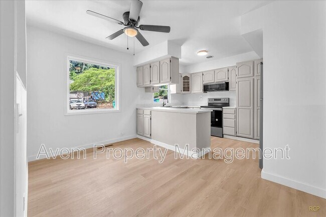 Foto del edificio - 9710 S Corbett Ln