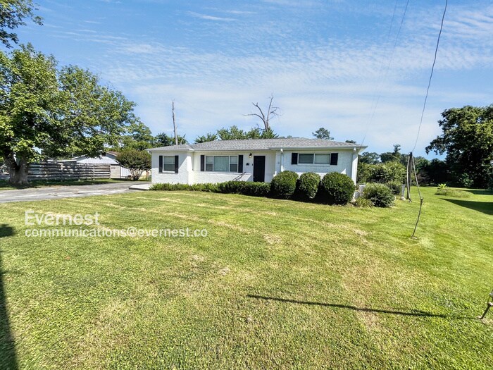 Primary Photo - 7 Walker Ave