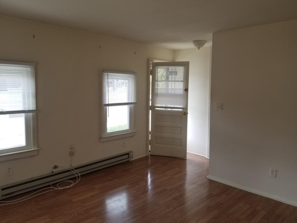 17 Grand St Unit 1 South, Marlboro, NY 12542 Apartment for Rent in