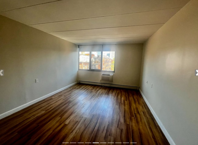 Building Photo - 715 Tremont St