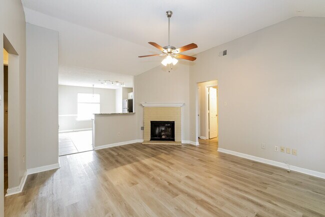 Foto del edificio - 6883 Lagrange Cir N